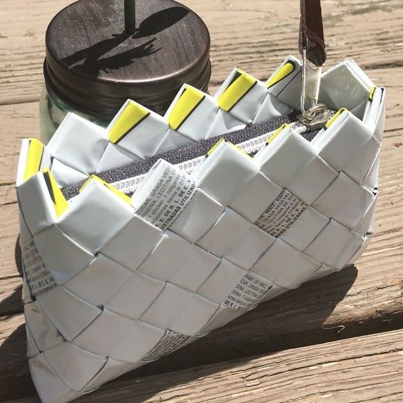 Nahui Olin | Candy Wrapper Weave Coin Wallet in White - Picture 2 of 9